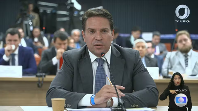 Ramagem, preso pelo ICE nos EUA, fugiu do Brasil pela fronteira de Roraima em setembro de 2025