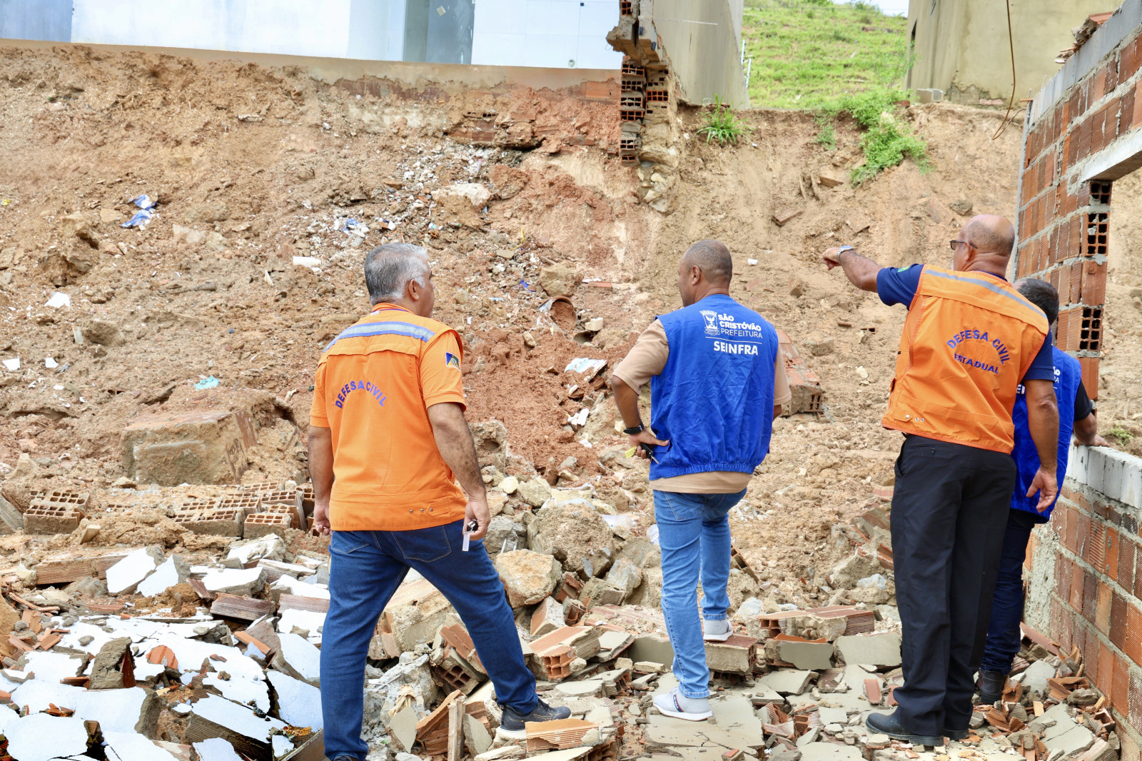 Prefeitura de São Cristóvão intensifica ações para minimizar os impactos das fortes chuvas